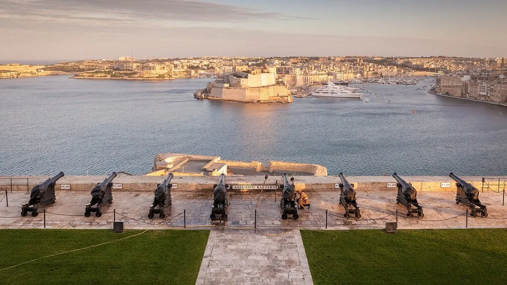 Cannons of the Saluting Battery overlooking the Grand Harbour from the Upper Barrakka Gardens in Valletta
